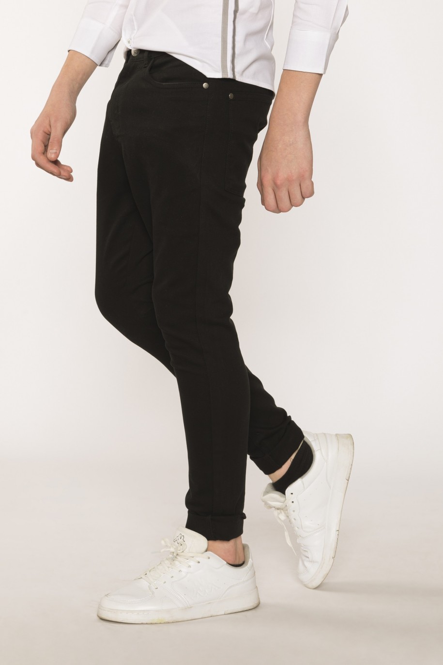 Czarne materiałowe spodnie dla chłopaka SLIM - 28152