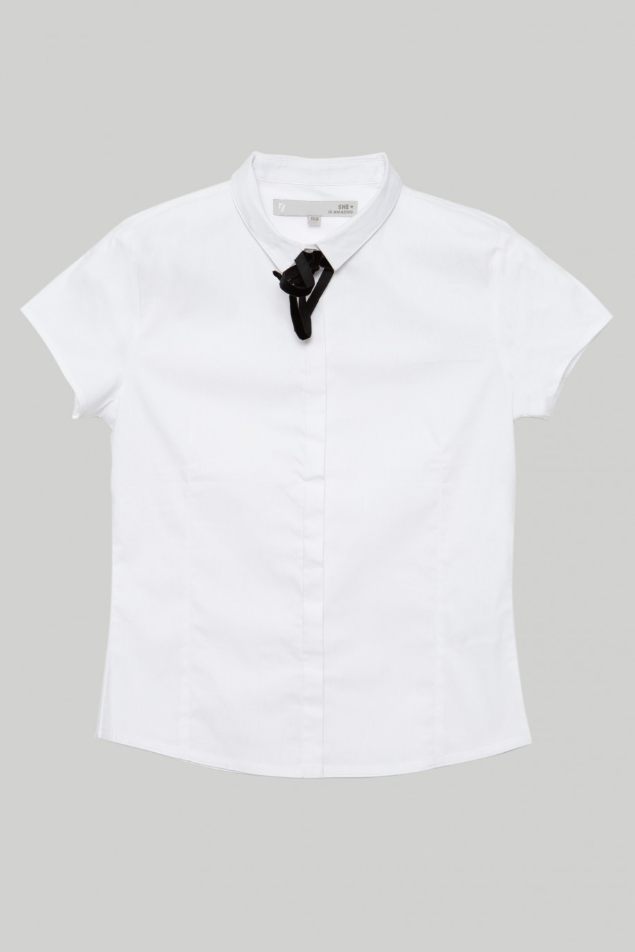 Biała koszula z krótkim rękawem i wstążką przy kołnierzyku dla dziewczyny - 28206
