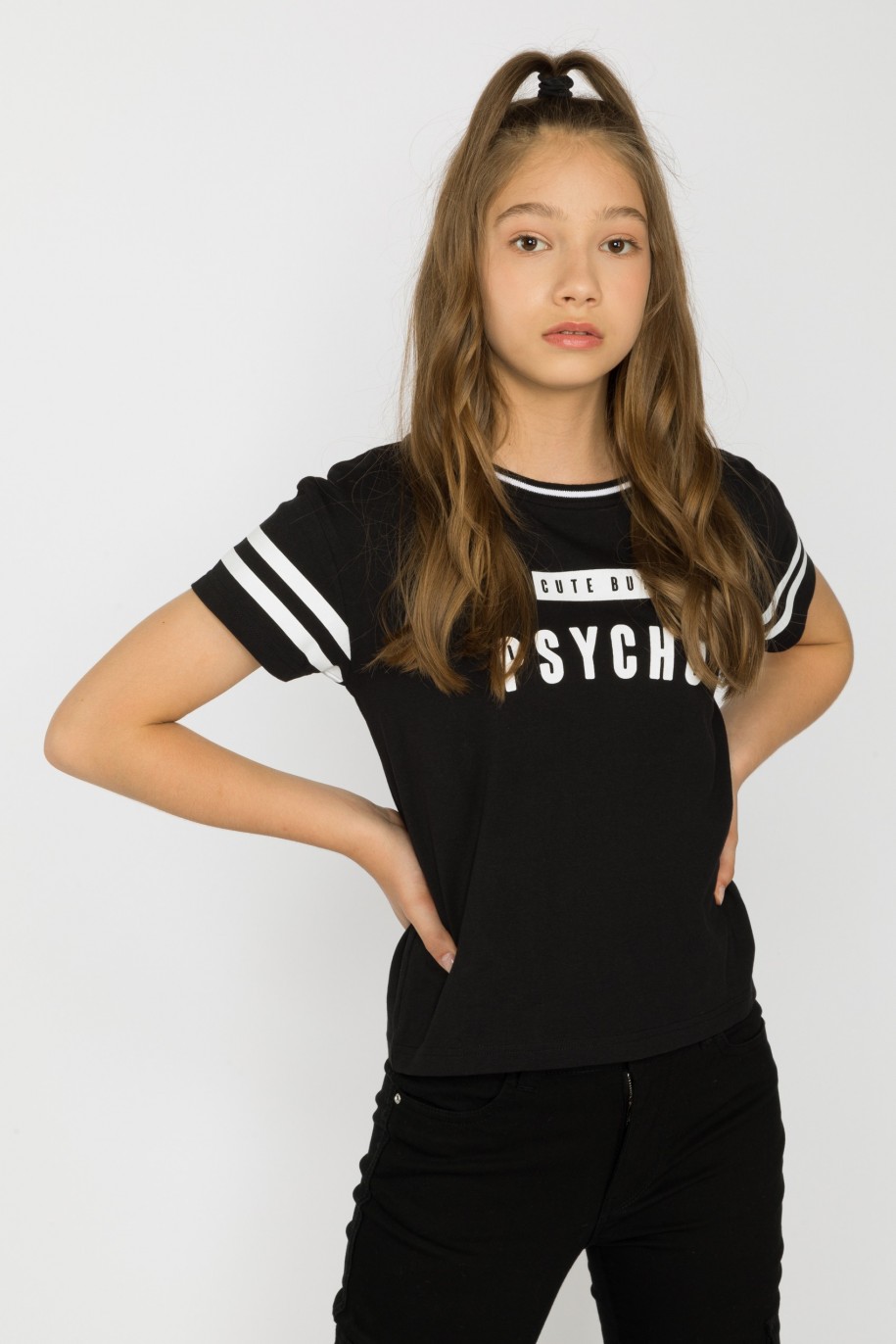Czarny t-shirt dla dziewczyny z ozdobnymi rękawami CUTE BY PSYCHO - 28832