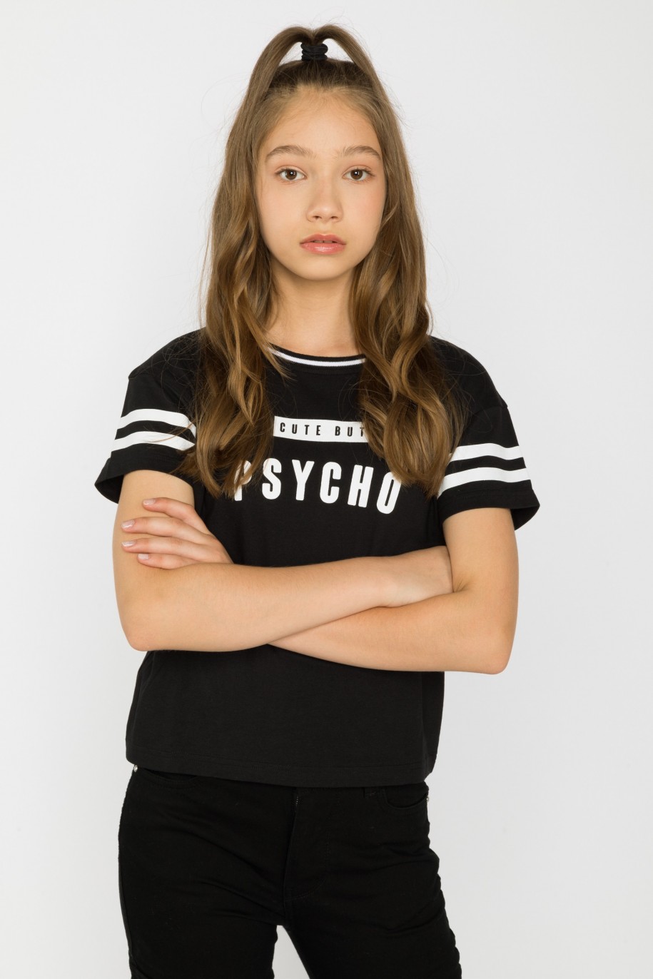 Czarny t-shirt dla dziewczyny z ozdobnymi rękawami CUTE BY PSYCHO - 28834