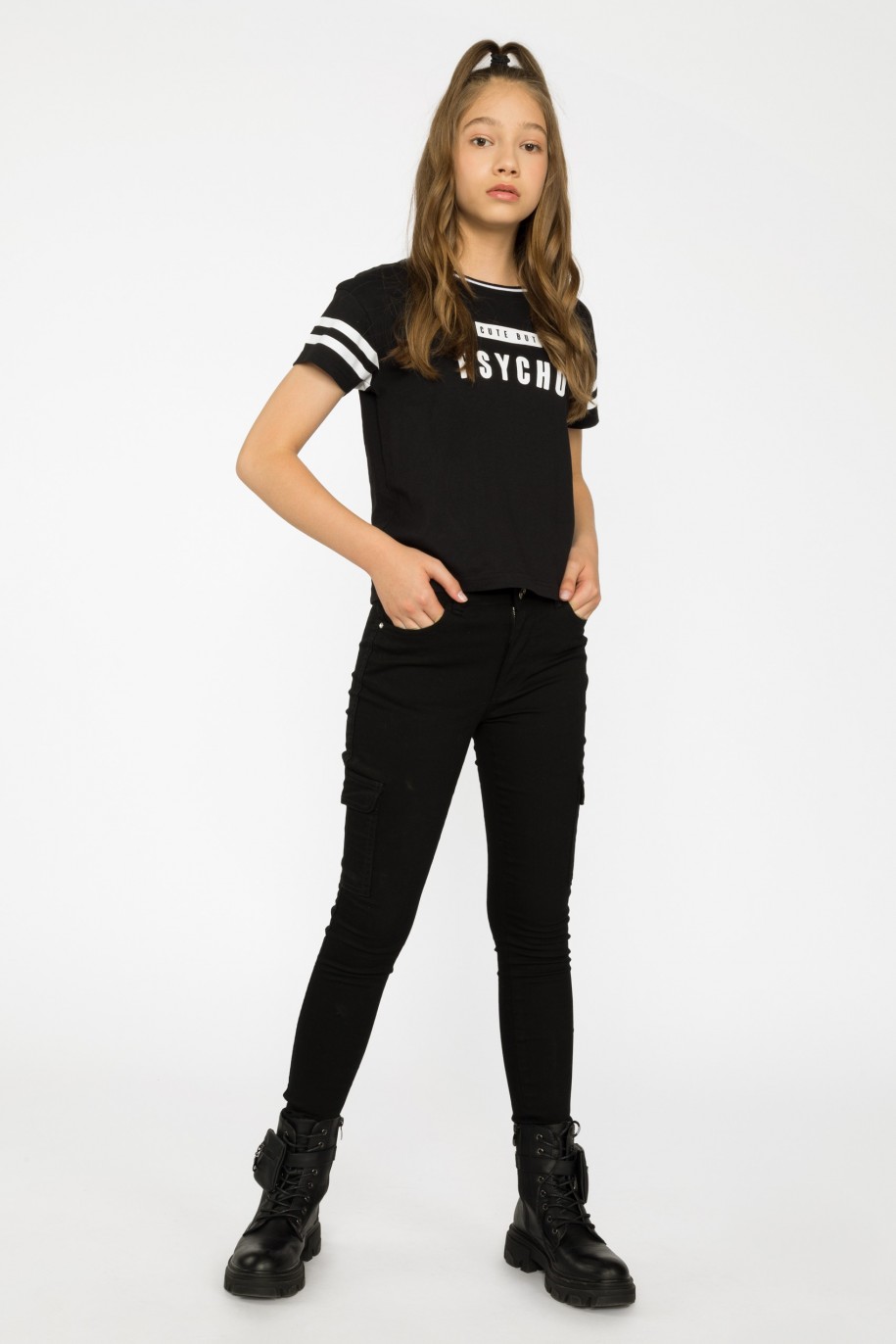 Czarny t-shirt dla dziewczyny z ozdobnymi rękawami CUTE BY PSYCHO - 28835