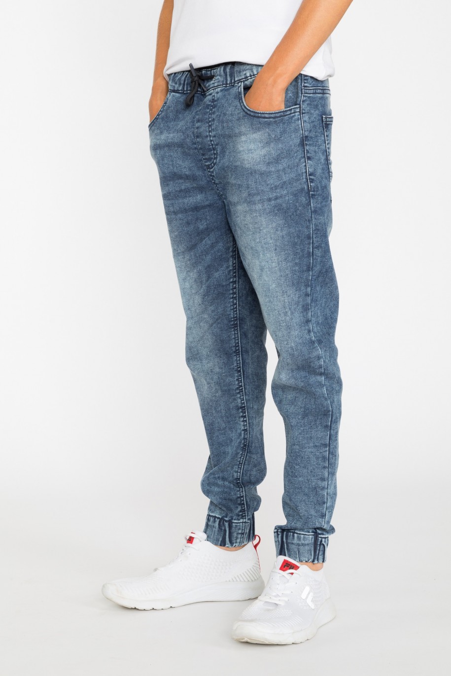 Granatowe jeansowe joggery dla chłopaka - 29326