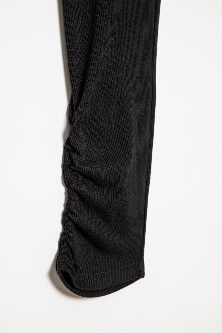 Czarne leginsy dla dziewczyny z marszczonymi nogawkami - 31829