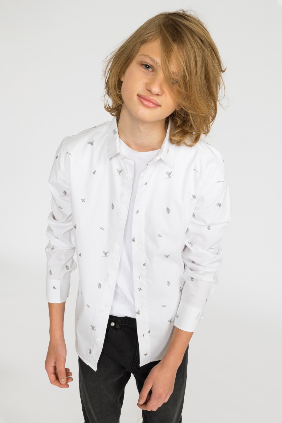 Biała koszula w zimowy wzór dla chłopaka - 32054