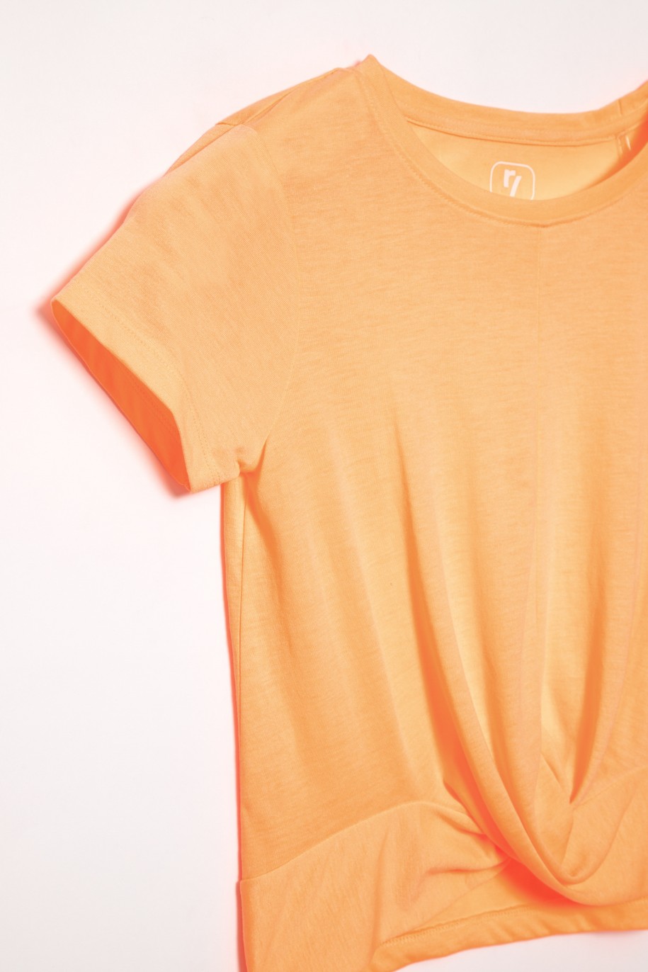 Pomarańczowy t-shirt dla dziewczyny z marszczonym dołem - 33224