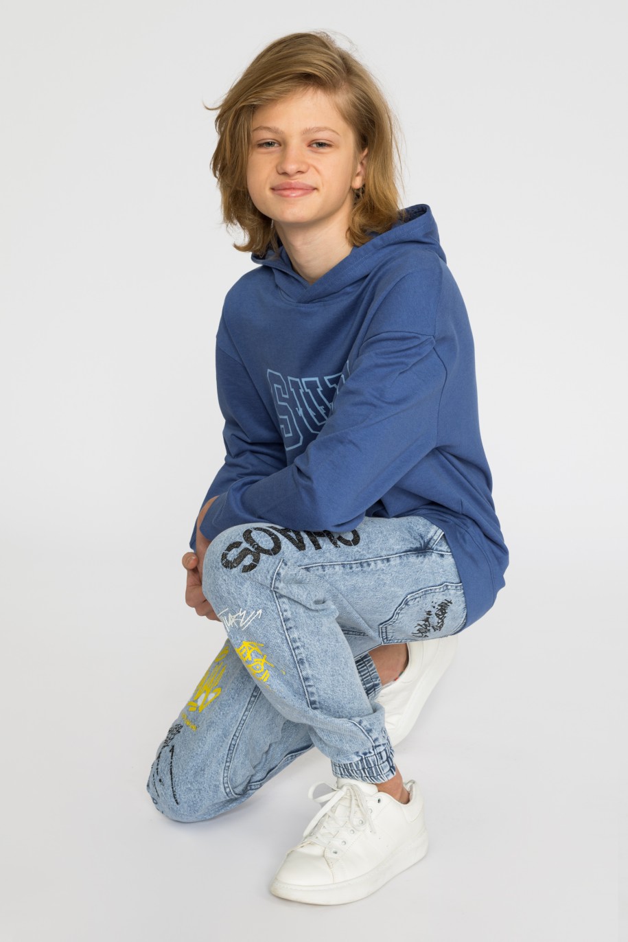 Granatowa bluza z kapturem dla chłopaka SURE - 33314
