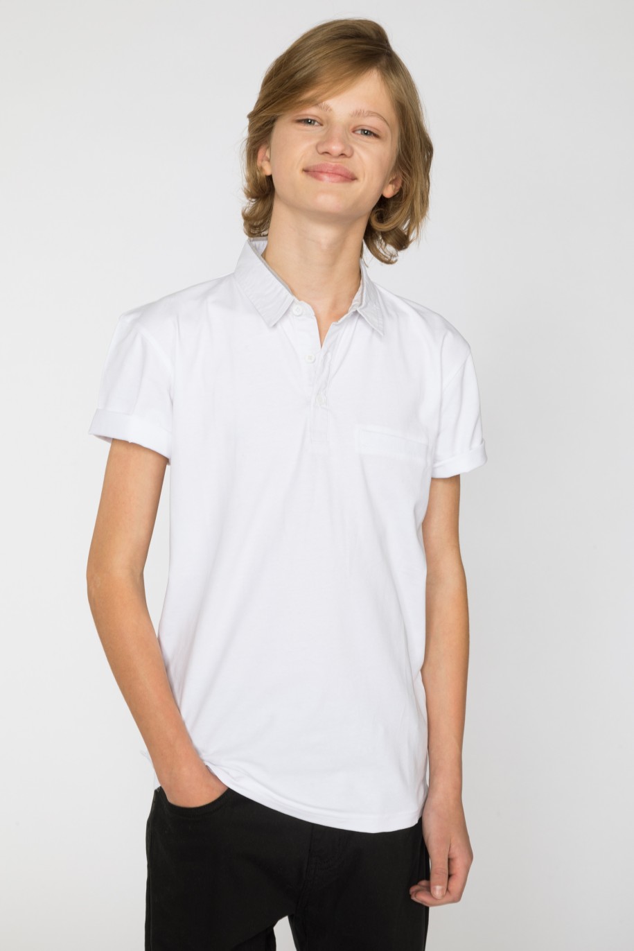 Biała koszulka polo z kieszenią - 34255