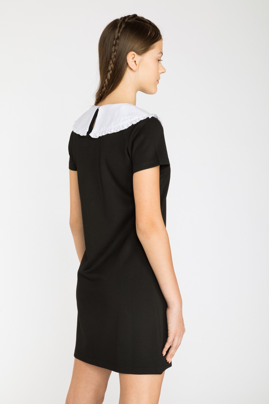 Czarna sukienka z białym kołnierzem - 35352