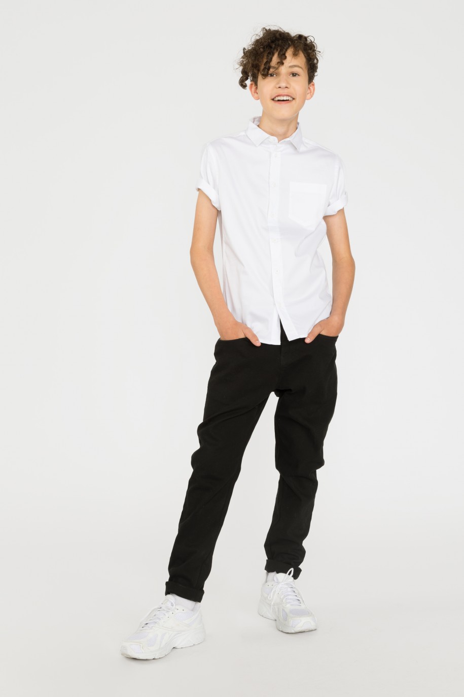 Biała koszula z krótkim rękawem i kieszenią - 35359
