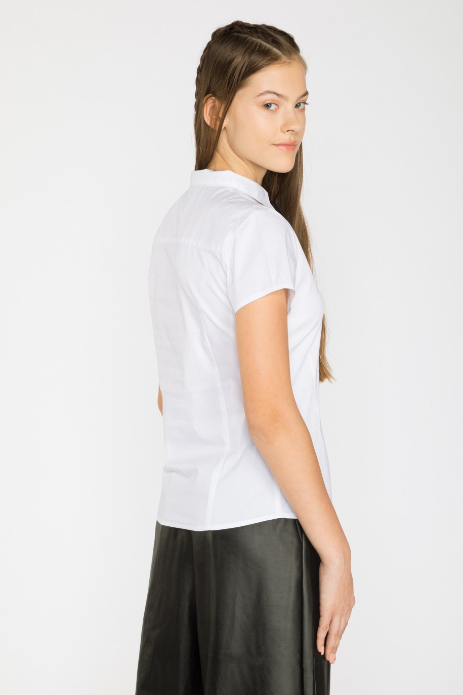 Biała koszula z krótkim rękawem i czarną taśmą - 35364