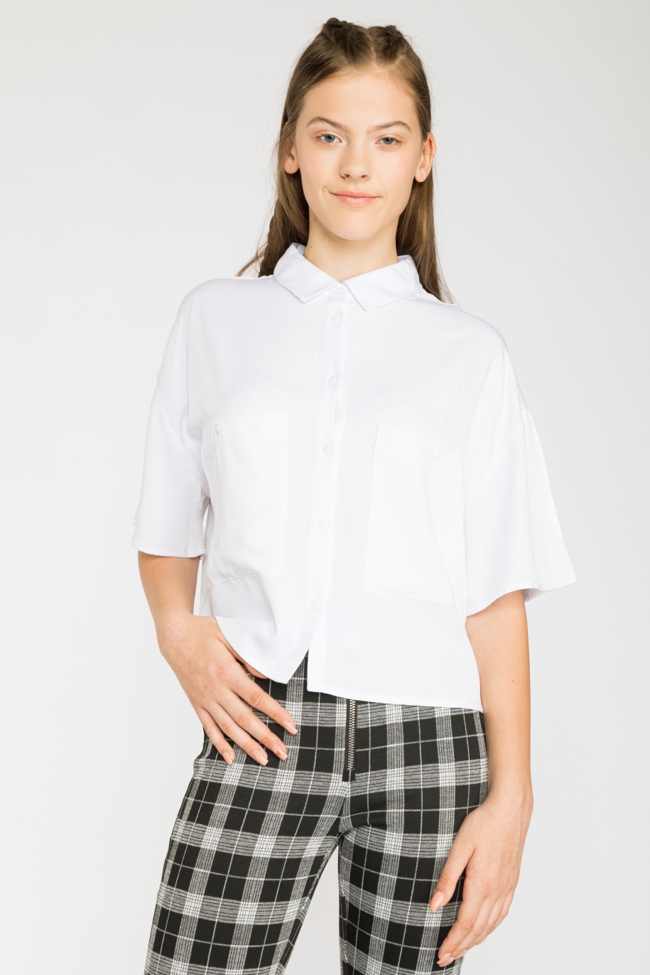 Biała krótka koszula z kieszeniami - 35382