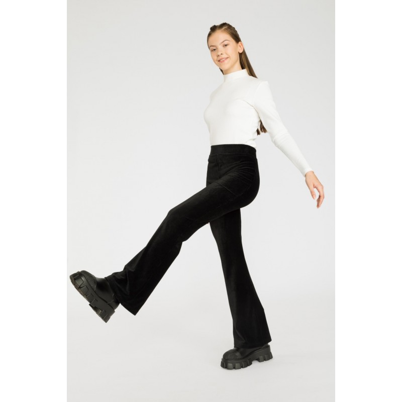 Czarne miękkie prążkowane spodnie typu dzwony - 36059