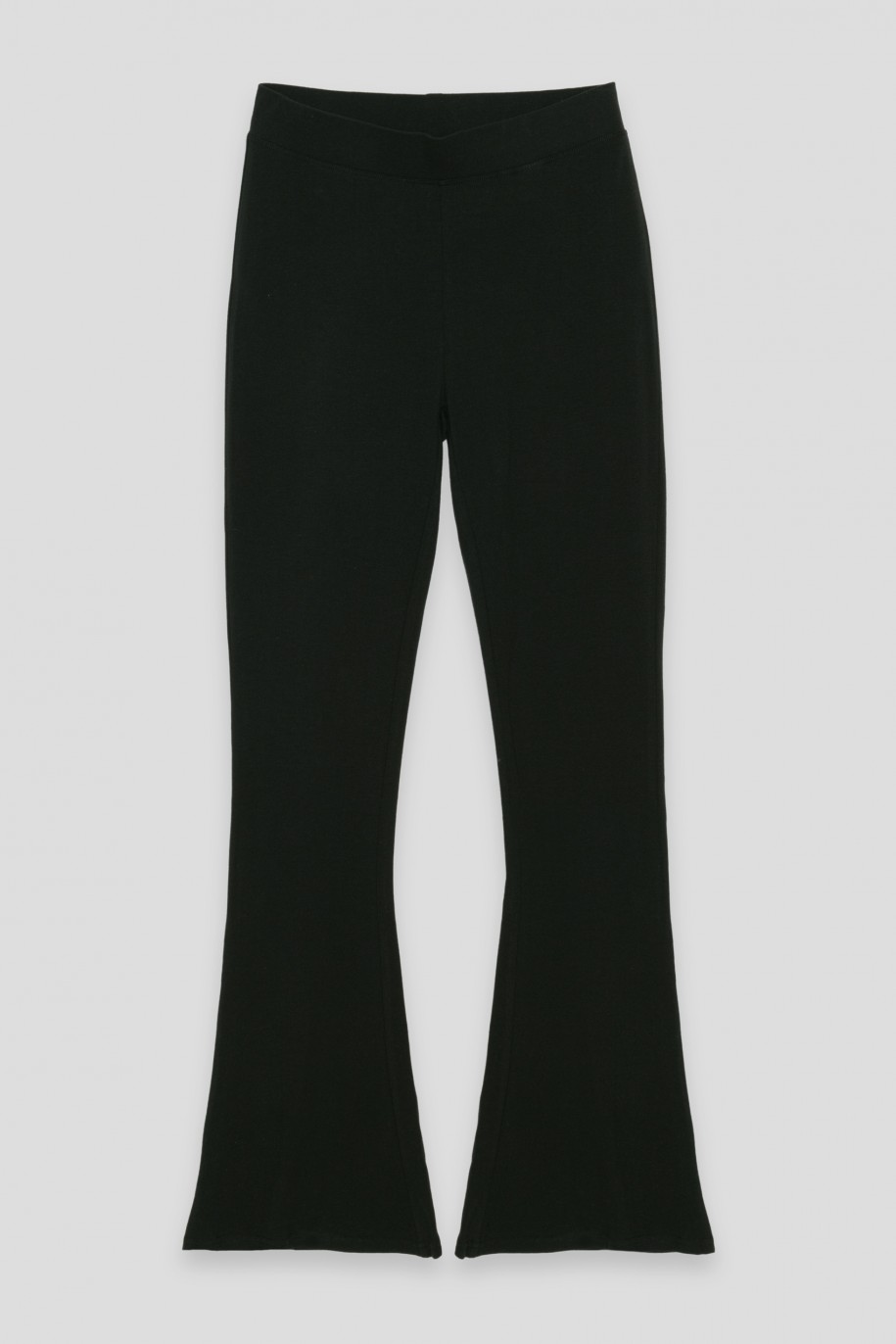 Czarne elastyczne spodnie typu dzwony - 36192