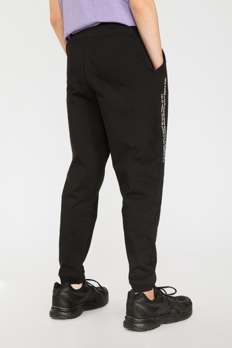 Czarne spodnie dresowe GOOD THINGS TO TRY - 36365
