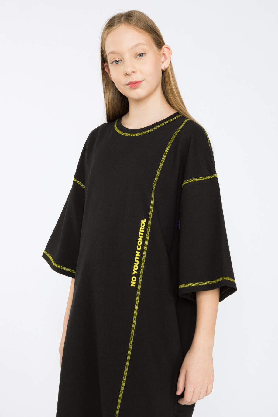 Czarna t-shirtowa sukienka oversize - 36425