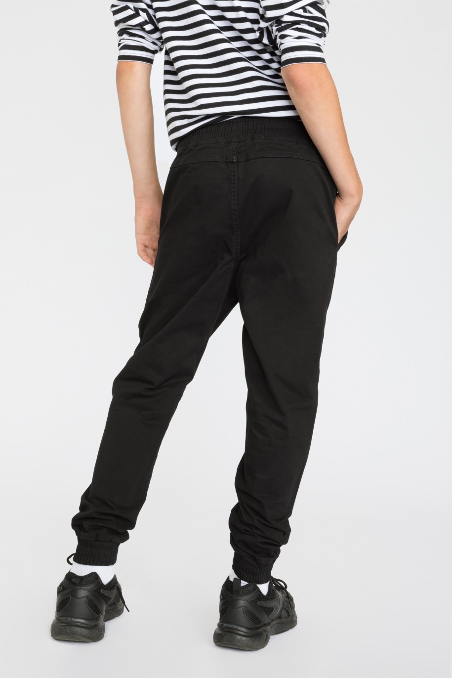 Czarne jeansy typu jogger - 36500
