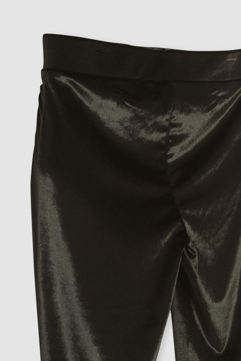 Czarne welurowe spodnie typu dzwony - 38436