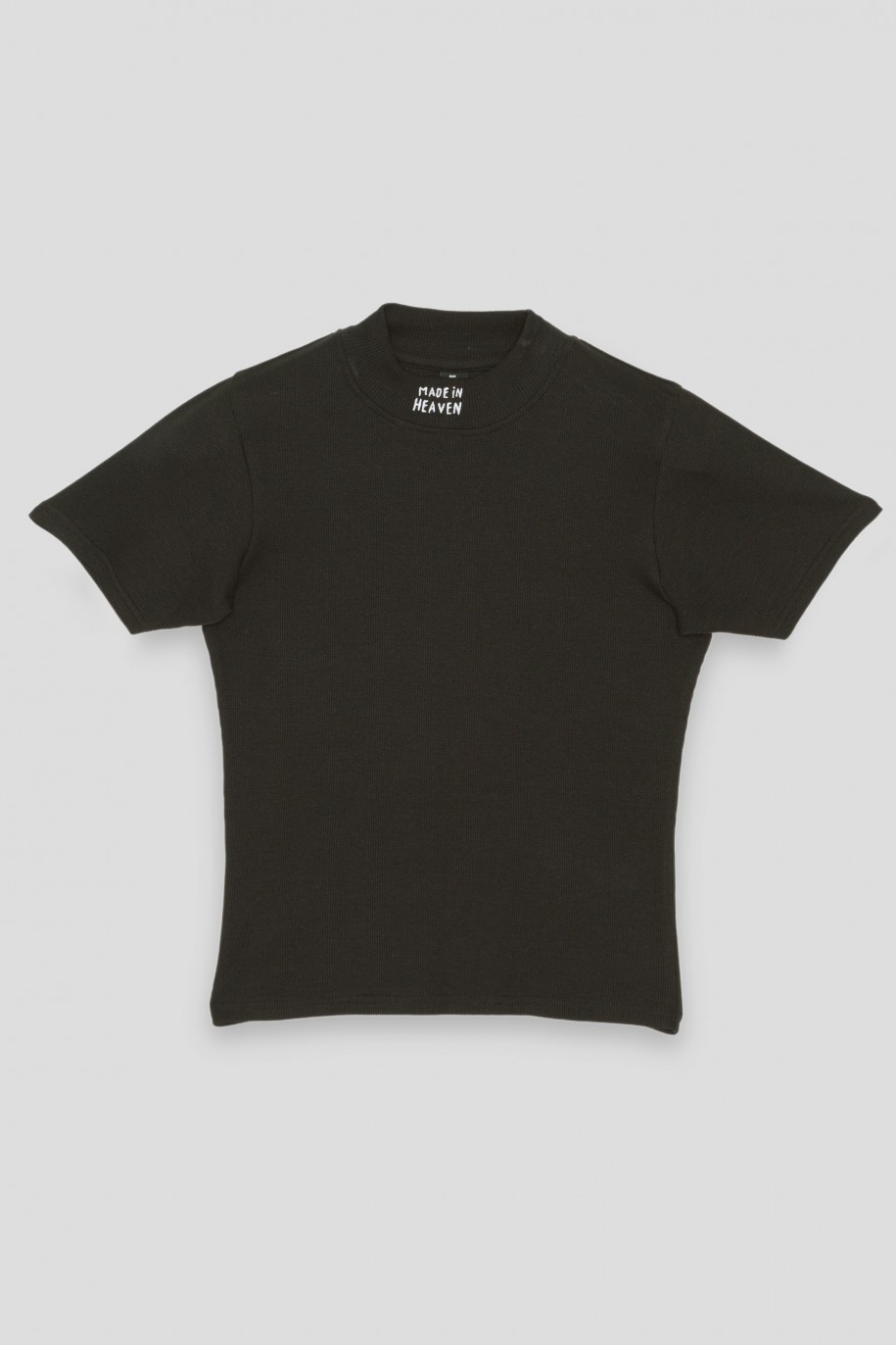 Czarny T-shirt z półgolfem MADE IN HEAVEN - 38817