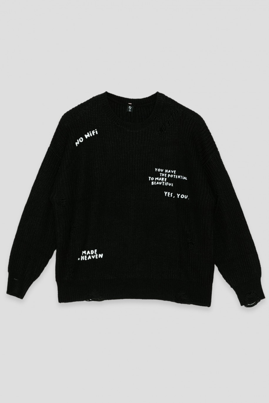 Czarny sweter oversize z ozdobnymi rozdarciami - 38842