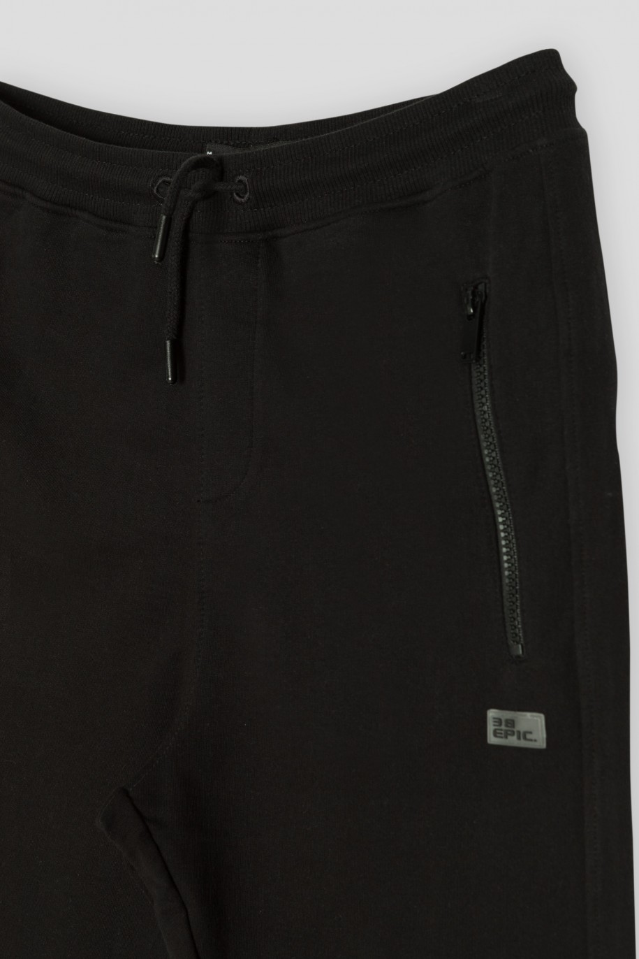 Czarne spodnie dresowe typu jogger - 38977