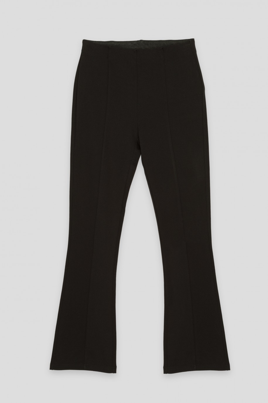 Czarne spodnie typu dzwony - 38995