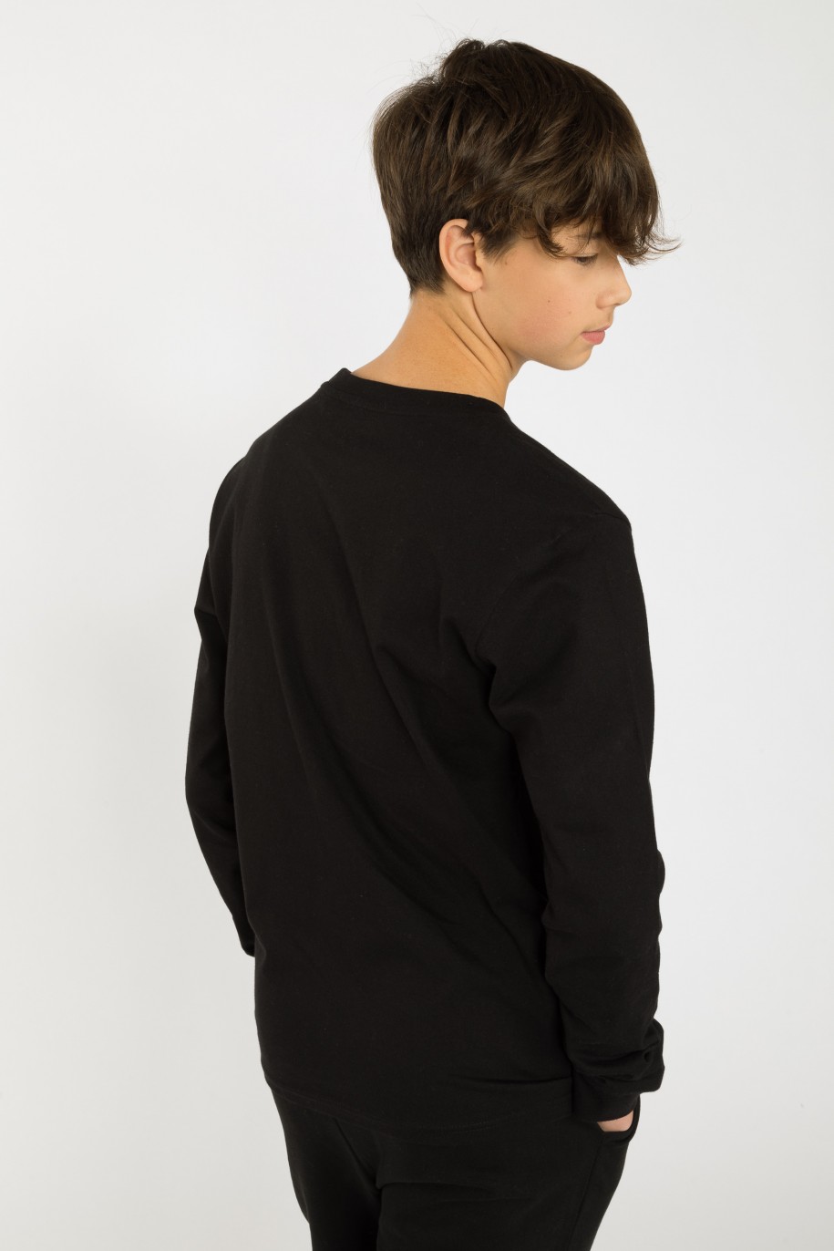 Czarna koszulka z długim rękawem i nadrukami - 40172