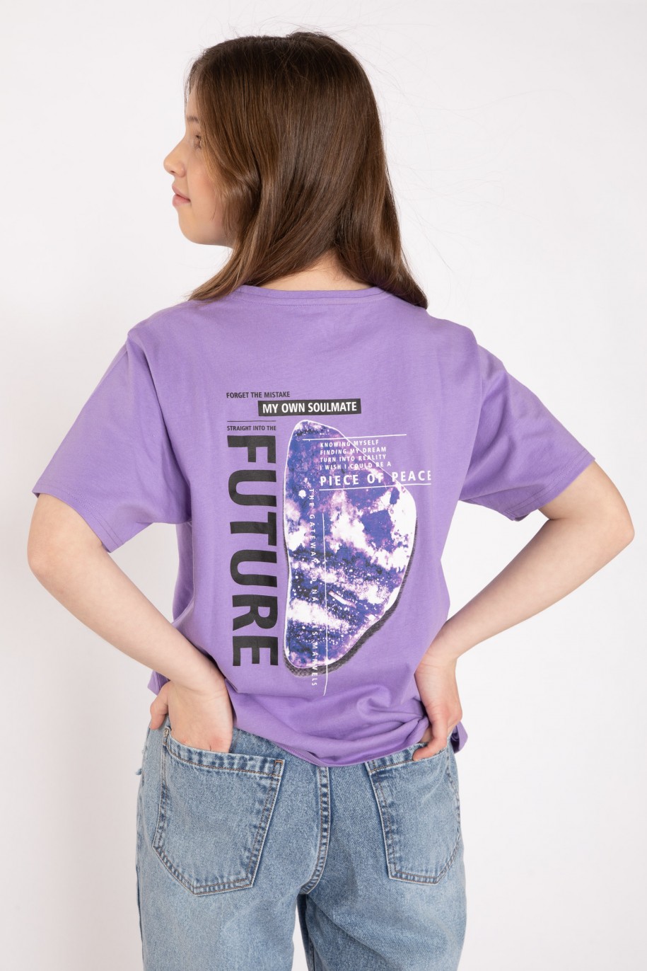 Fioletowy T-shirt z nadrukiem na plecach - 40607