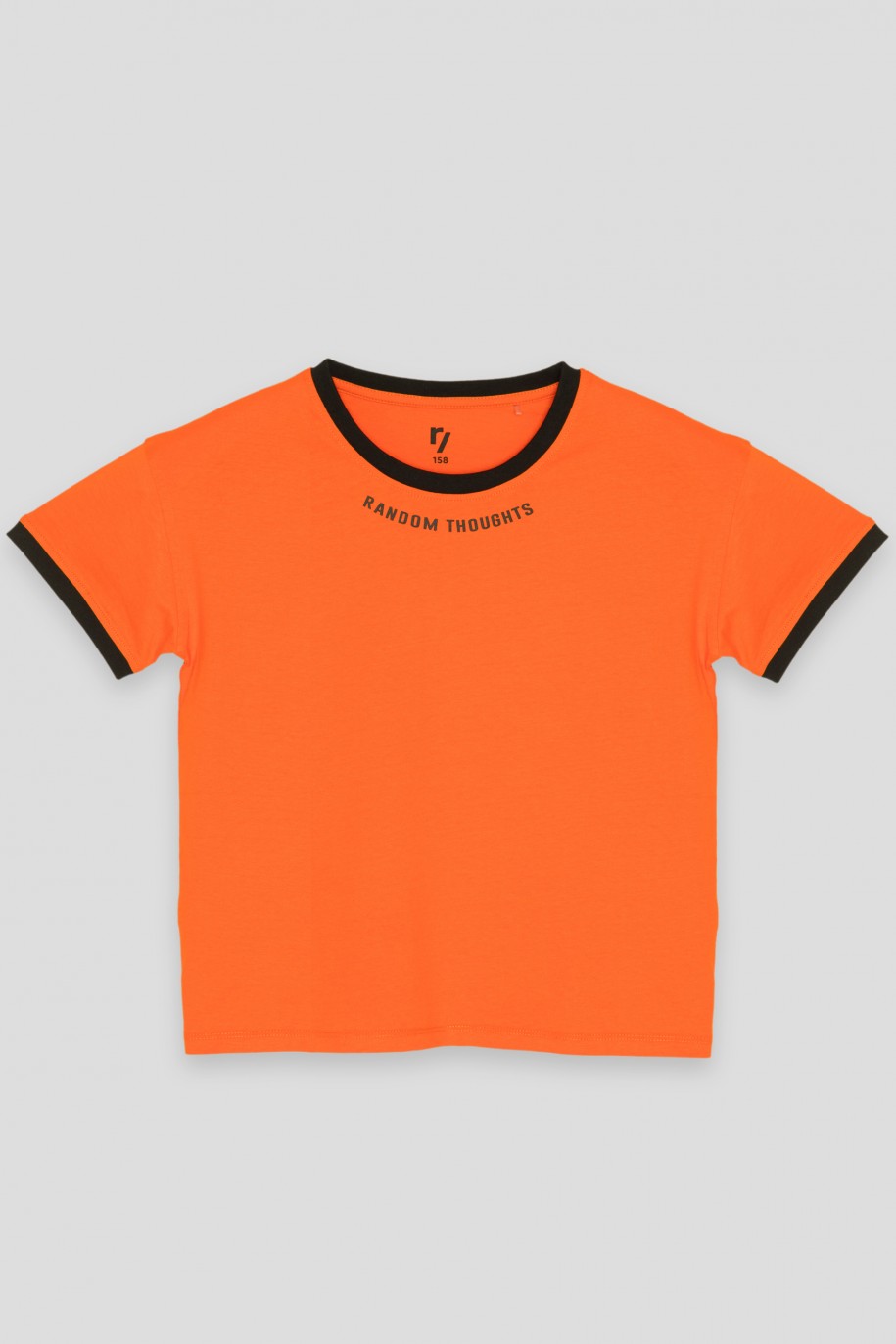 Pomarańczowy T-shirt z ozdobną lamówką - 40672