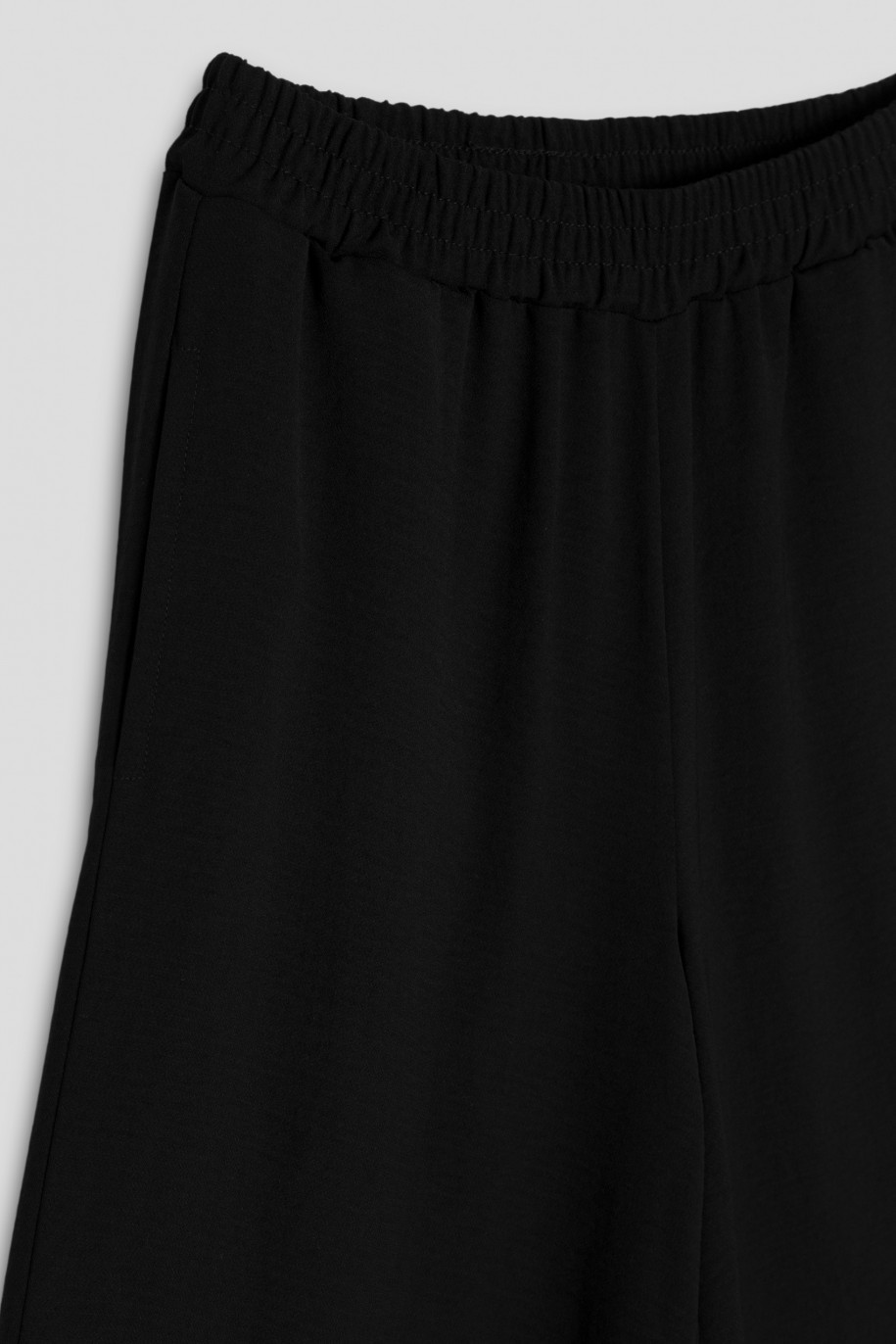 Czarne spodnie typu WIDE LEG 3/4 - 40766