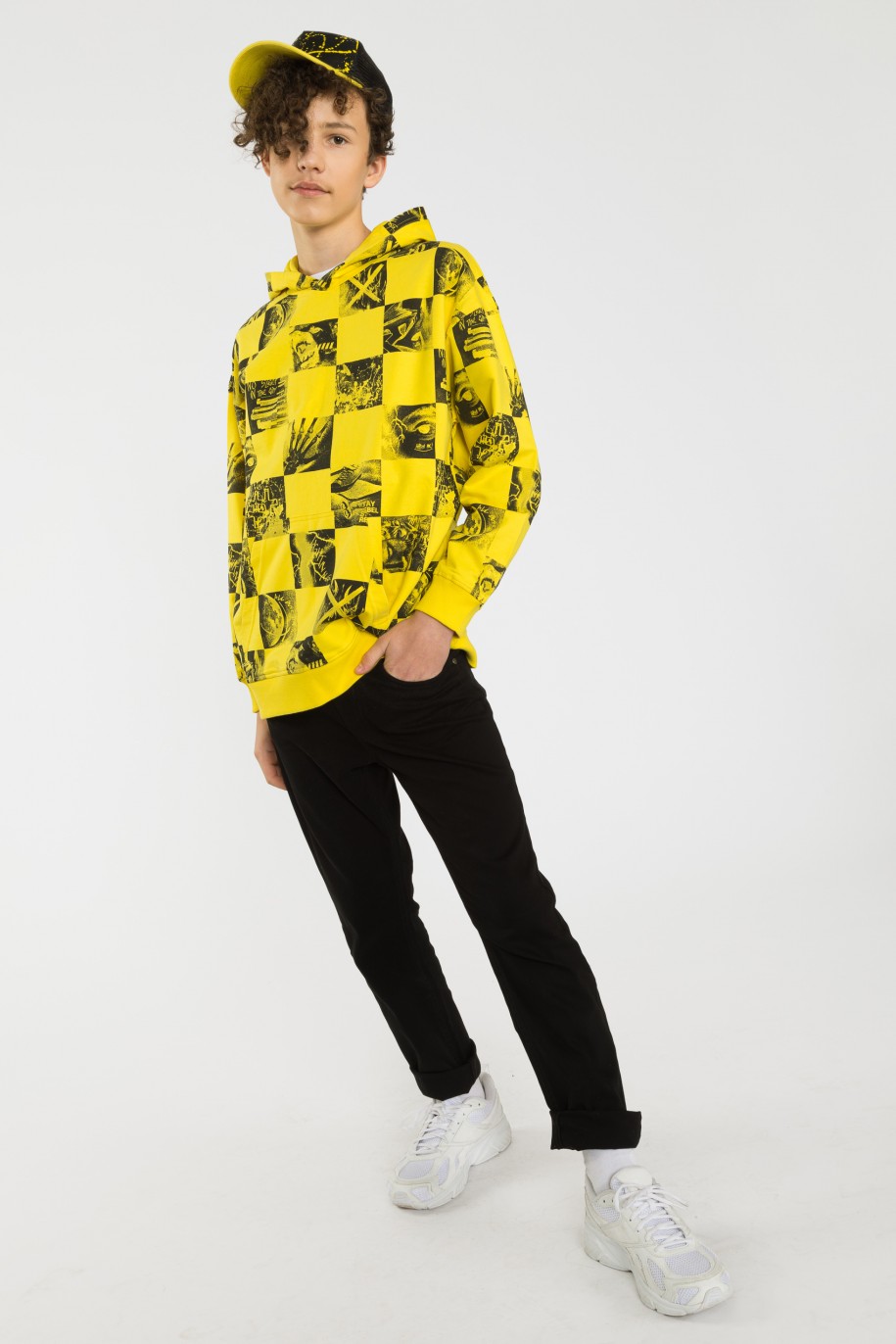 Żółta bluza dresowa oversize z kapturem z motywem szachownicy - 41052