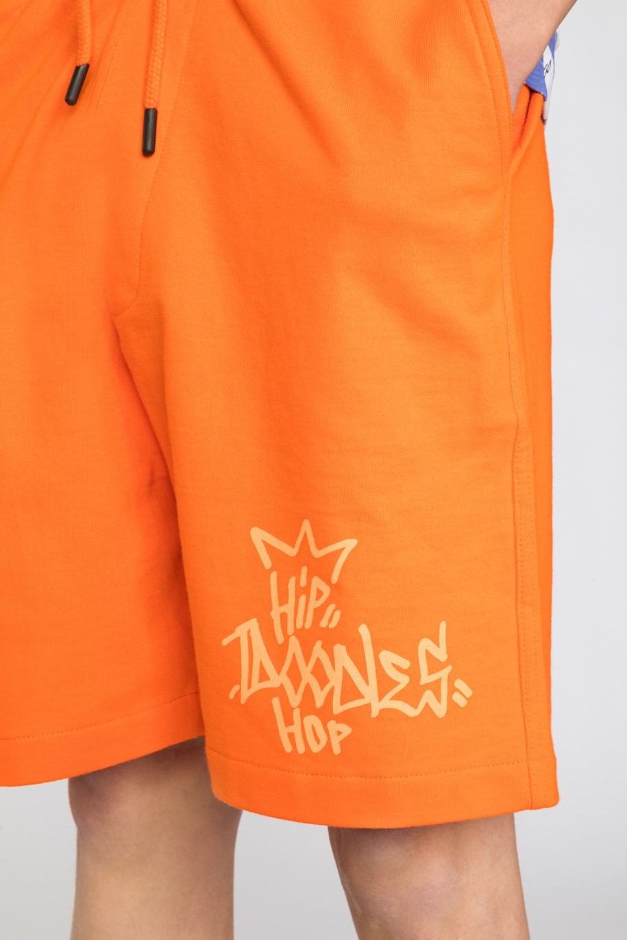 Pomarańczowe krótkie dresowe spodenki HIP HOP - 41102