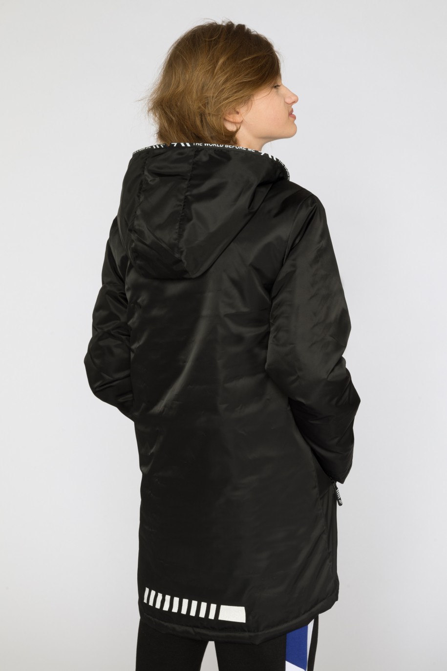 Czarna przedłużana kurtka przejściowa z kapturem - 41476