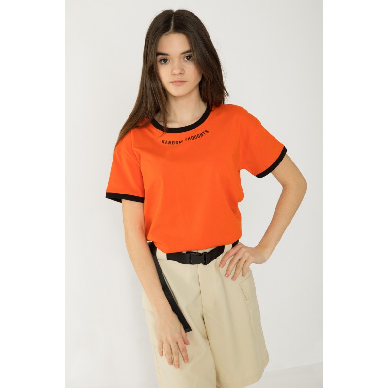 Pomarańczowy T-shirt z ozdobną lamówką - 42054