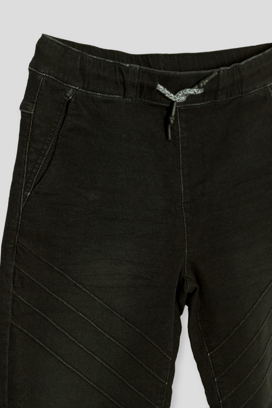 Czarne jeansowe krótkie spodenki na gumce - 42628