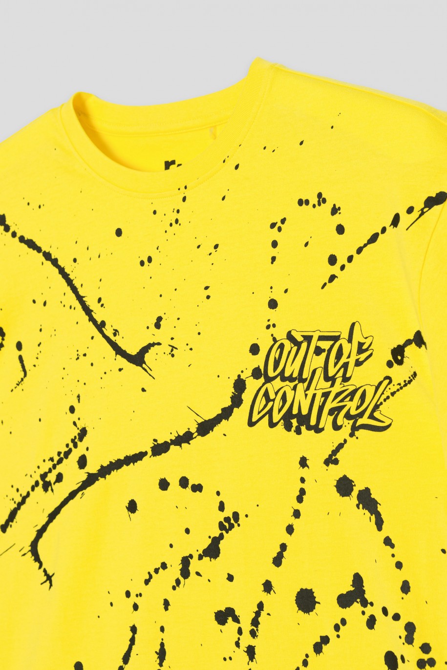 Żółty T-shirt ovsersize z nadrukiem farby - 42663