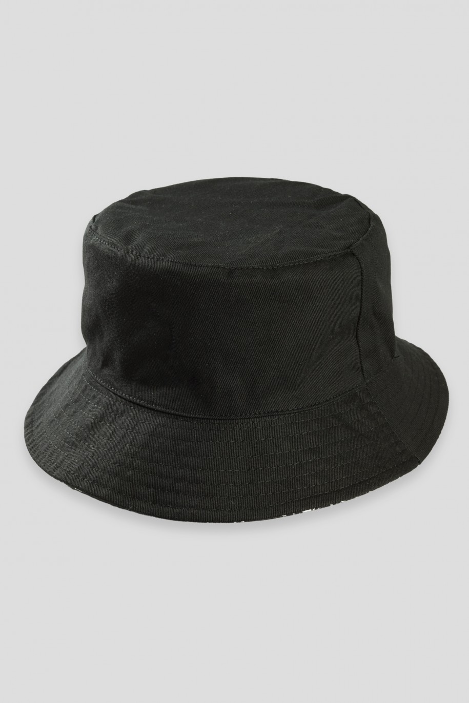 Czarny dwustronny kapelusz typu bucket hat - 42714