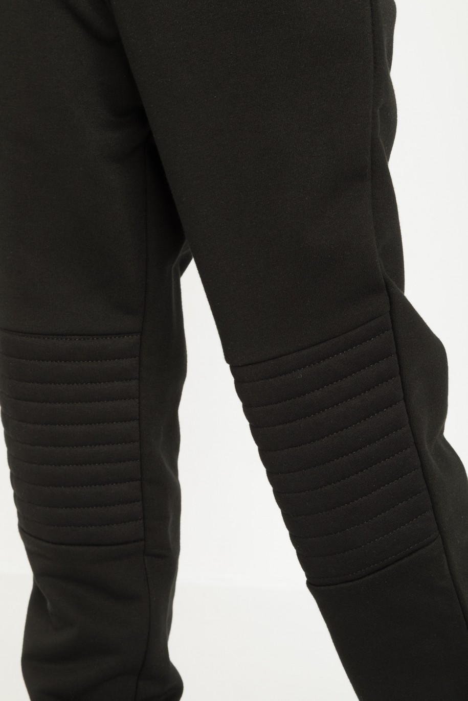 Czarne spodnie typu joggery - 42910
