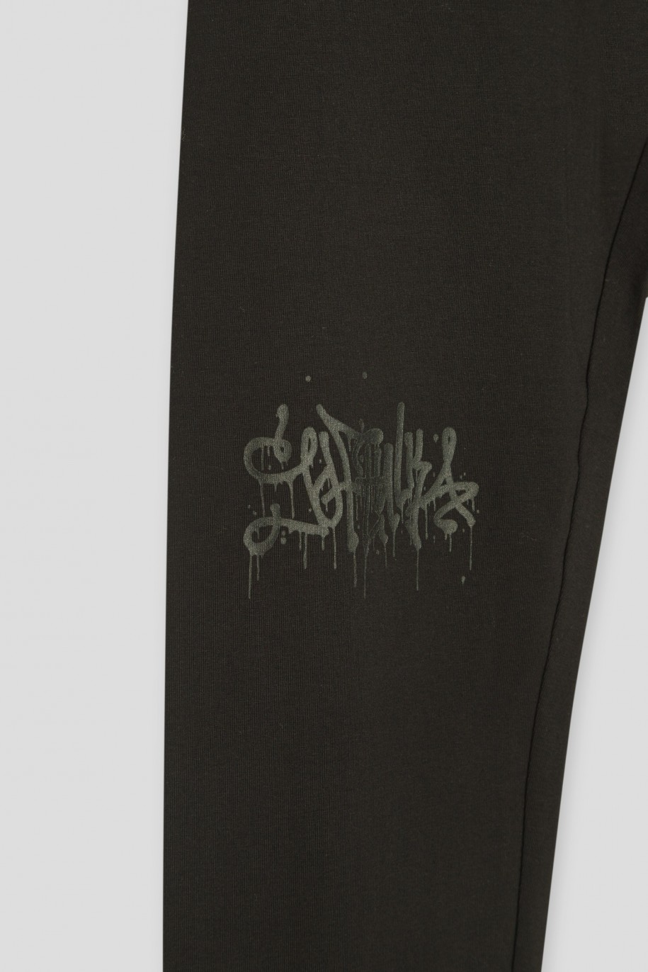 Czarne legginsy z nadrukiem graffiti - 43300