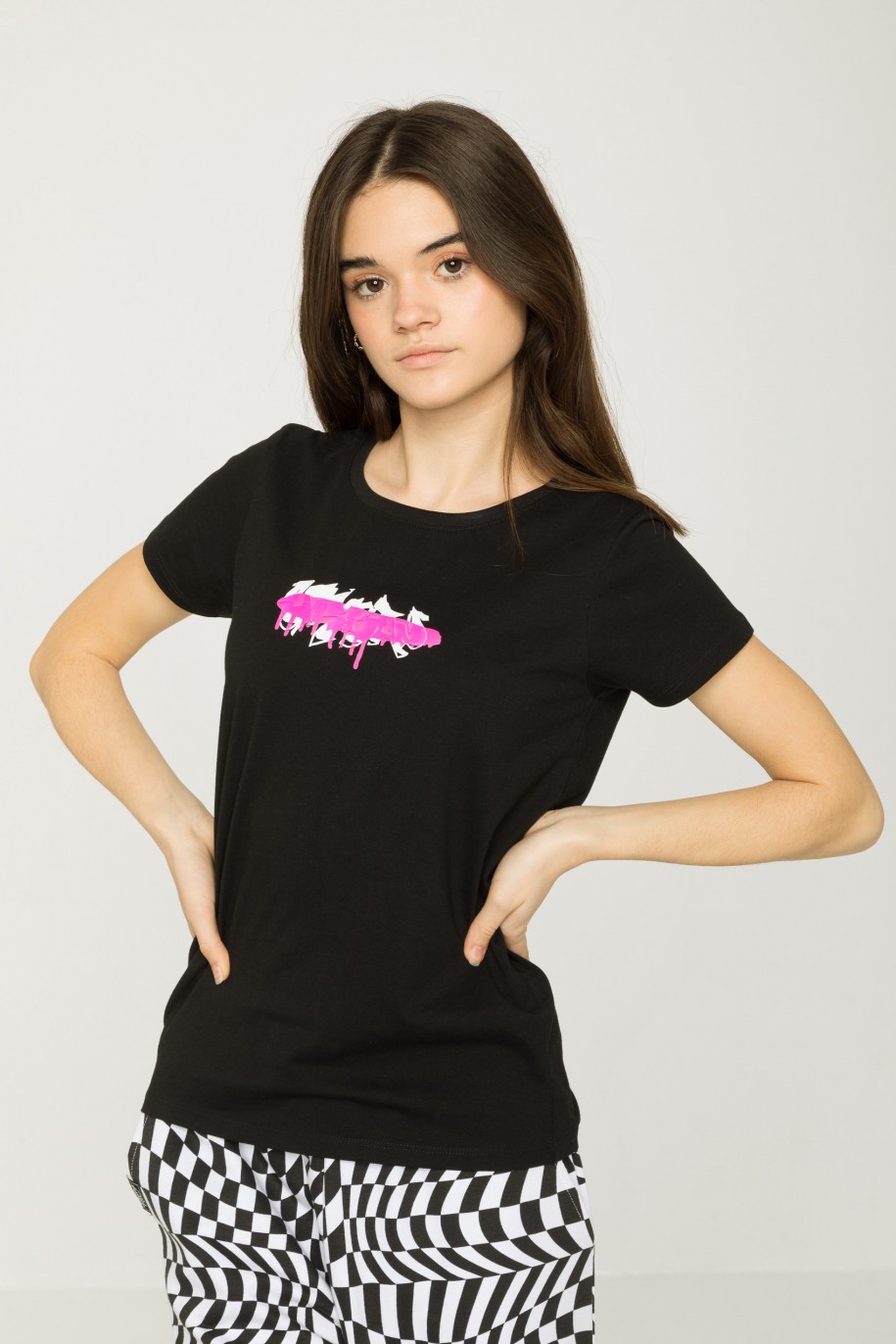 Czarny T-shirt z różowym nadrukiem graffiti - 43387