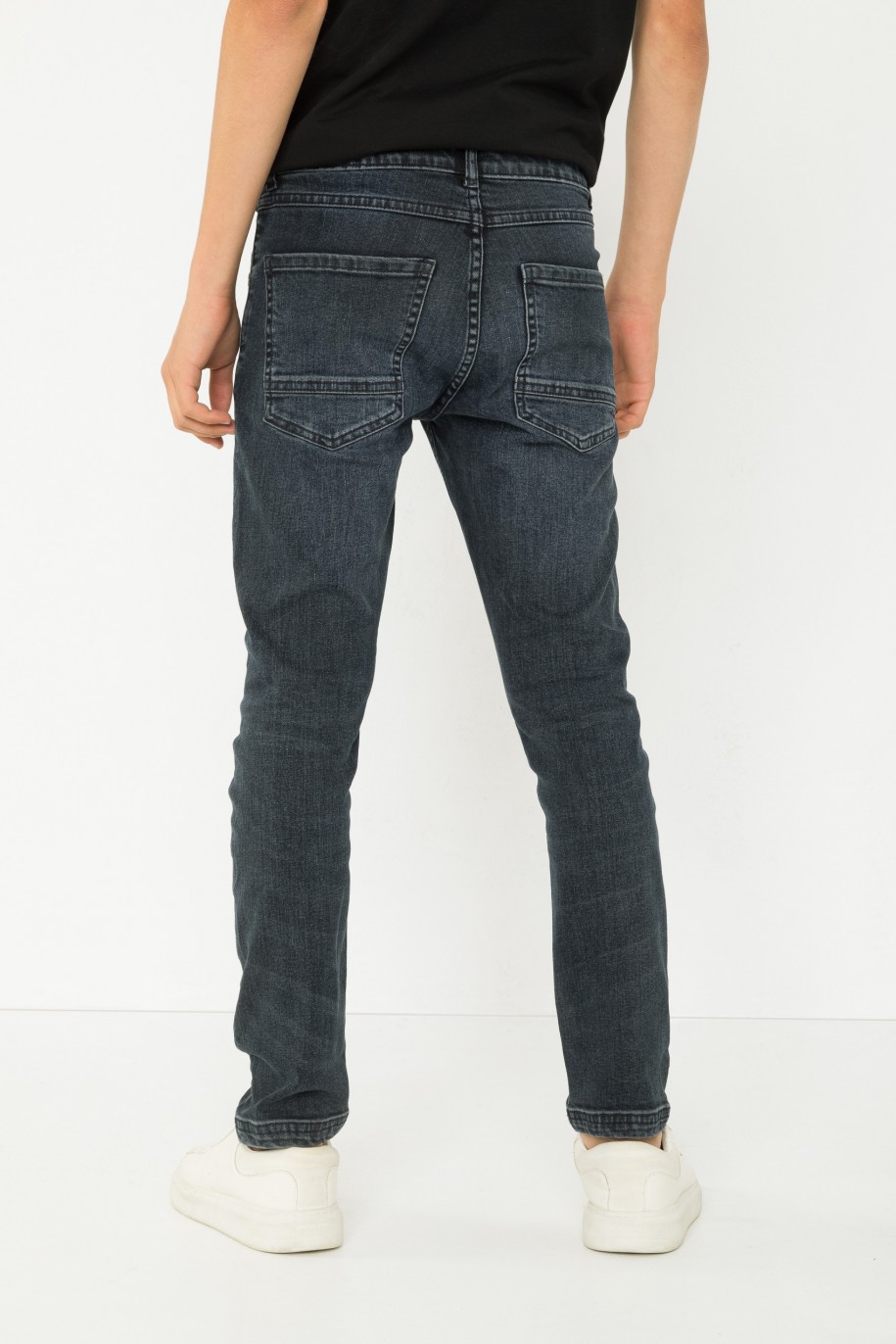 Granatowe klasyczne jeansy SLIM - 43776