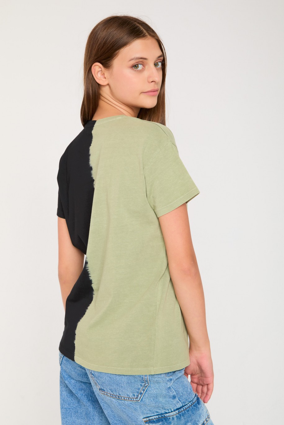 Czarno-zielony T-shirt tie dye z nadrukiem - 44017