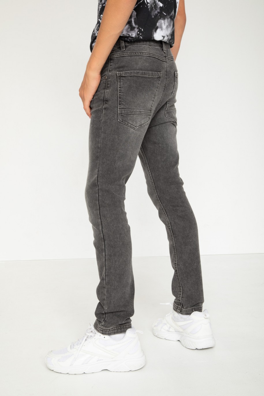 Szare proste jeansy - 44181