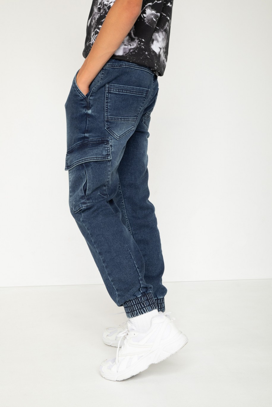 Niebieskie jeansowe spodnie jogger - 44194