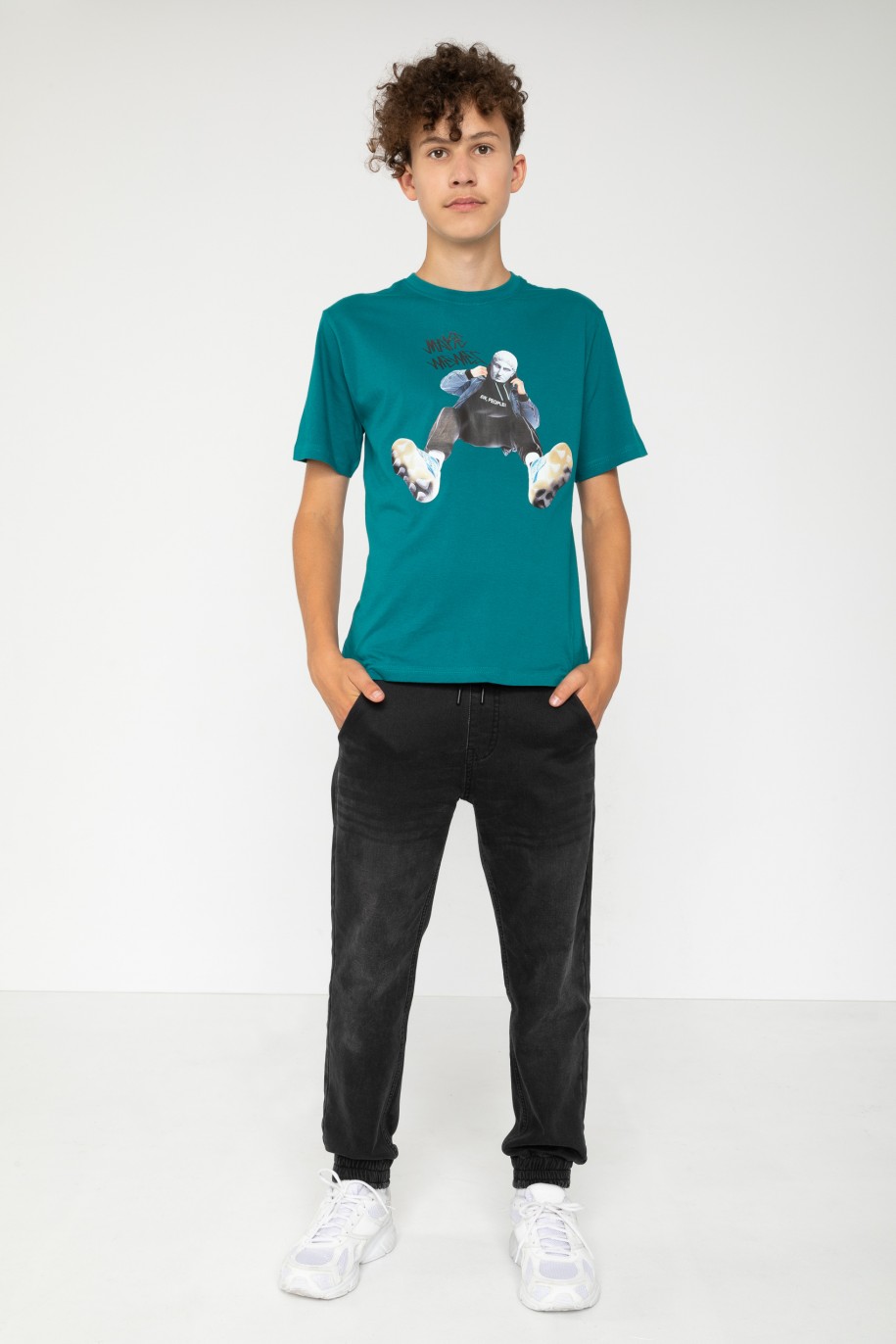 T-shirt w kolorze morskim z nadrukiem - 44535