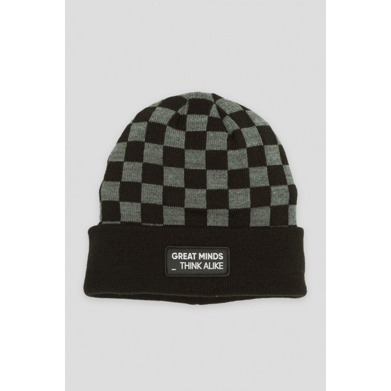 Czarna czapka z motywem szachownicy - 44567