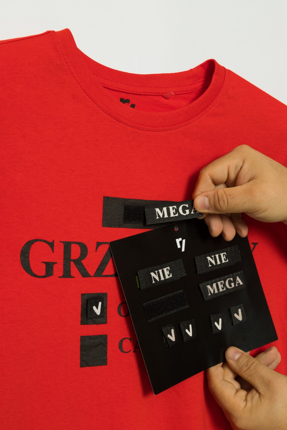 Czerwony t-shirt dla chłopaka MEGA GRZECZNY - 44920