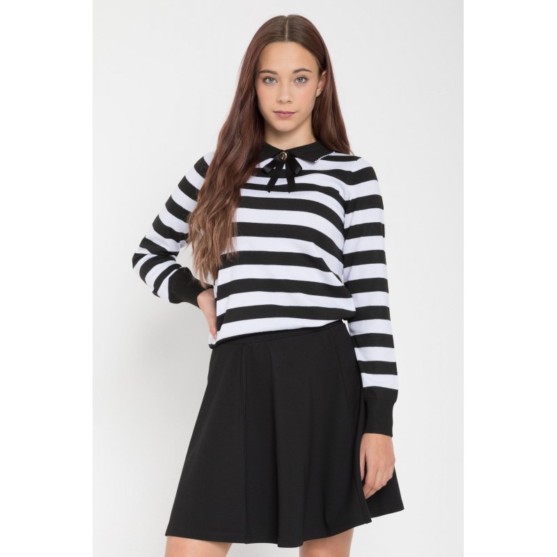 Czarno-biały sweter w paski - 45450