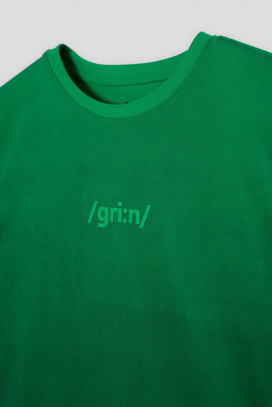 T-Shirt cieniowany w kolorze soczystej zieleni z nadrukiem na piersi - 45528