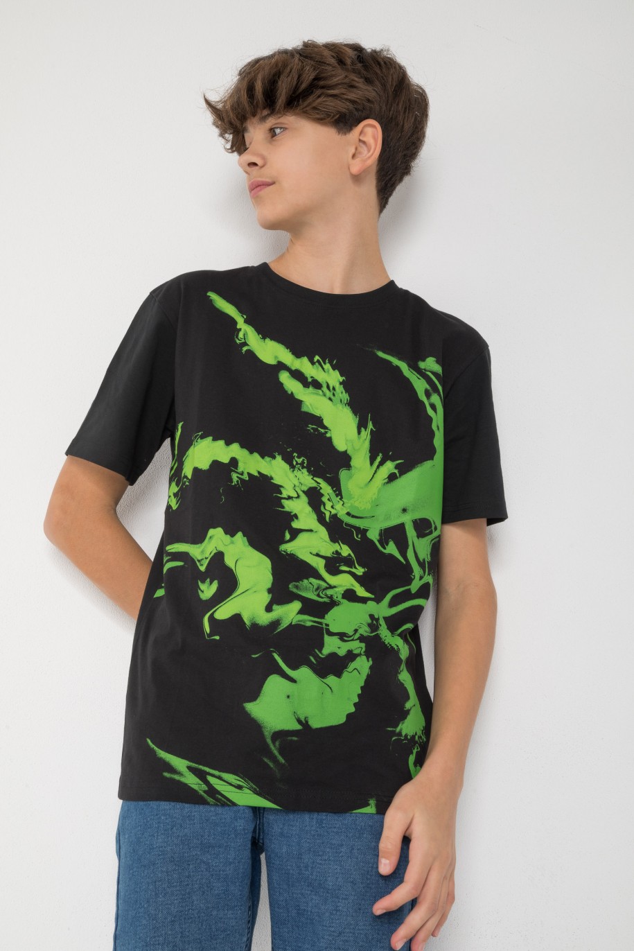 Czarny T-Shirt z nadrukiem w kolorze energetycznej zieleni - 45541