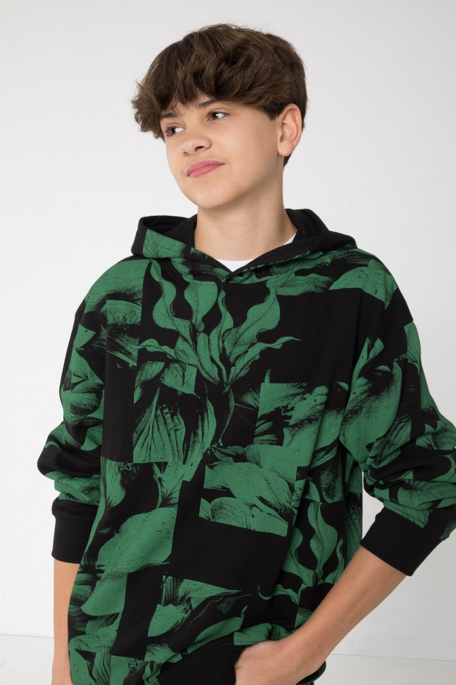 Czarna bluza z kapturem z nadrukiem w kolorze ciemnej zieleni - 45573
